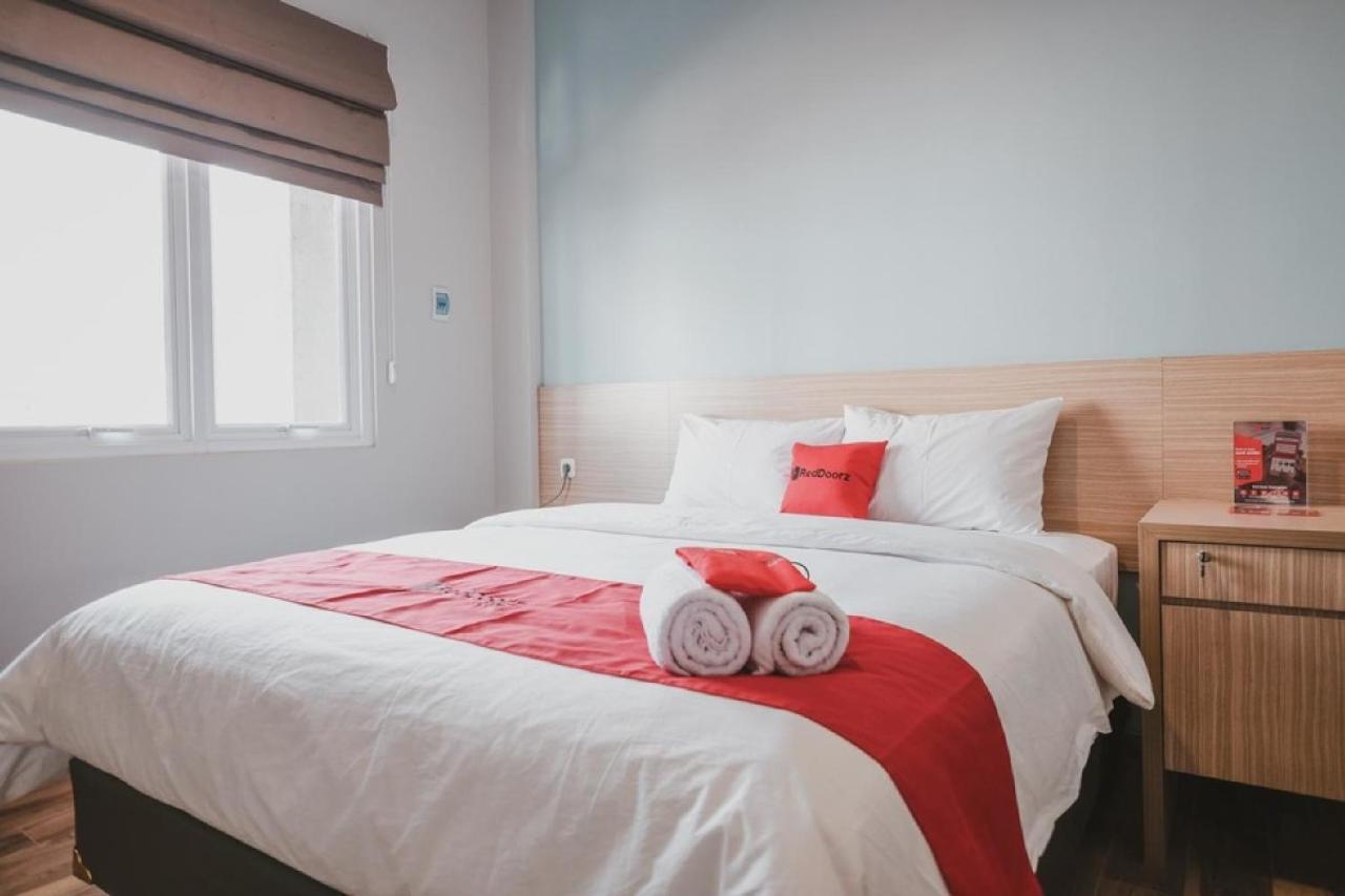 Reddoorz Plus @ Karet Pedurenan 3 Jakarta Eksteriør bilde