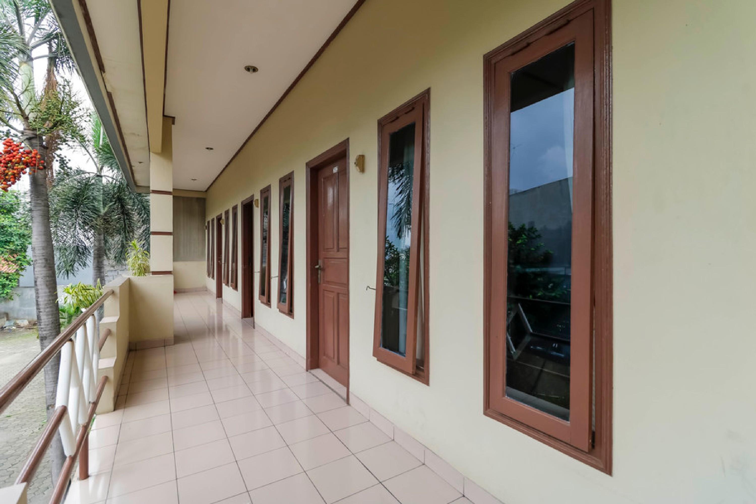Reddoorz Plus @ Karet Pedurenan 3 Jakarta Eksteriør bilde