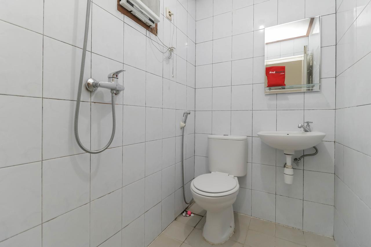 Reddoorz Plus @ Karet Pedurenan 3 Jakarta Eksteriør bilde