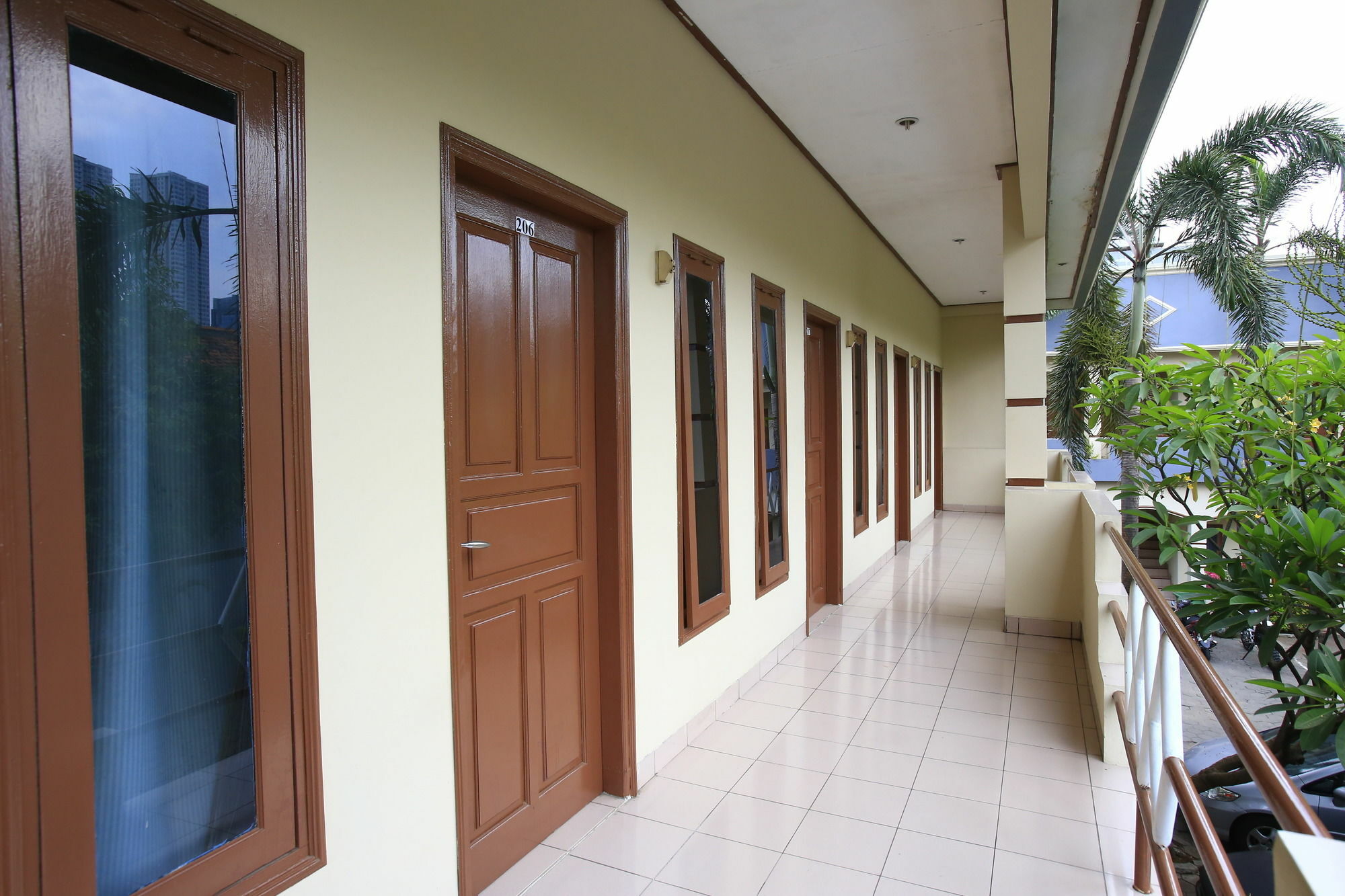 Reddoorz Plus @ Karet Pedurenan 3 Jakarta Eksteriør bilde