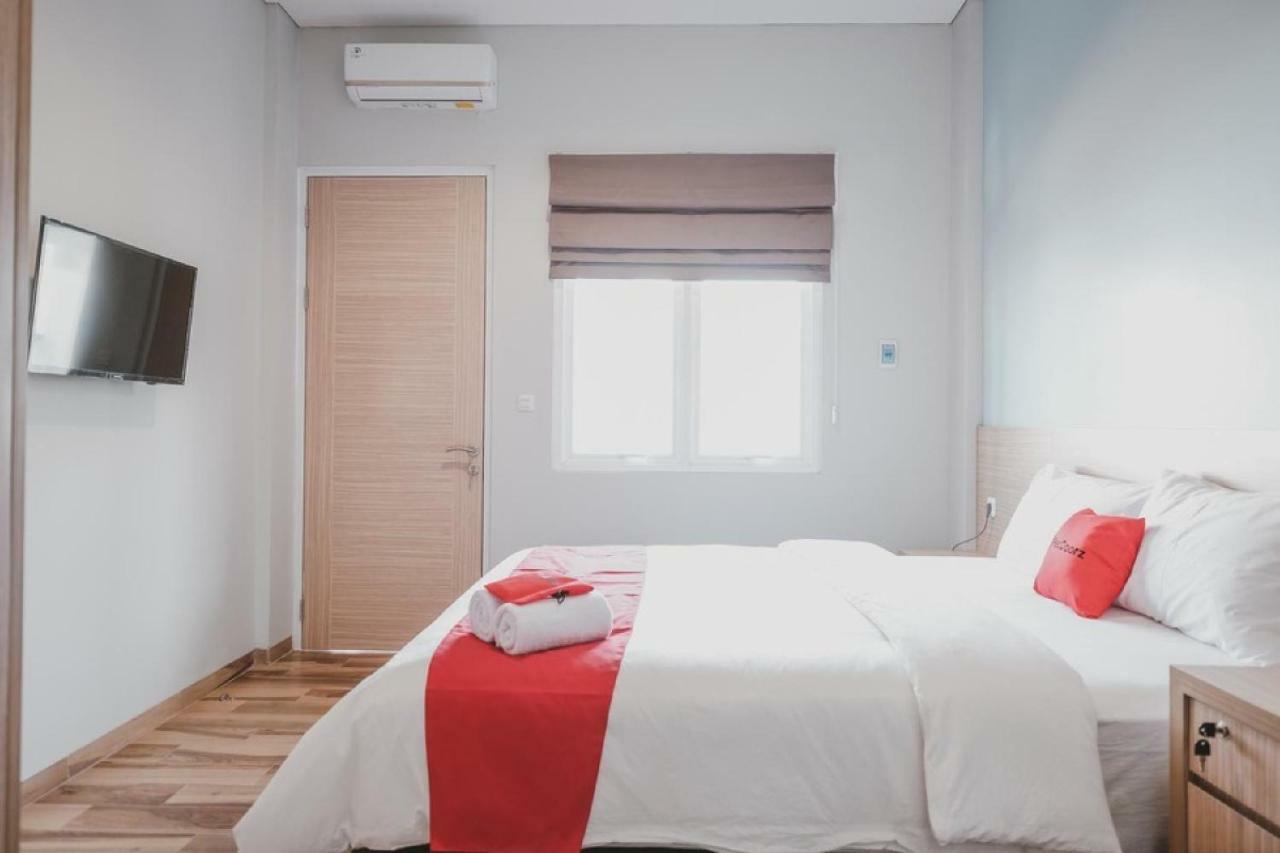 Reddoorz Plus @ Karet Pedurenan 3 Jakarta Eksteriør bilde